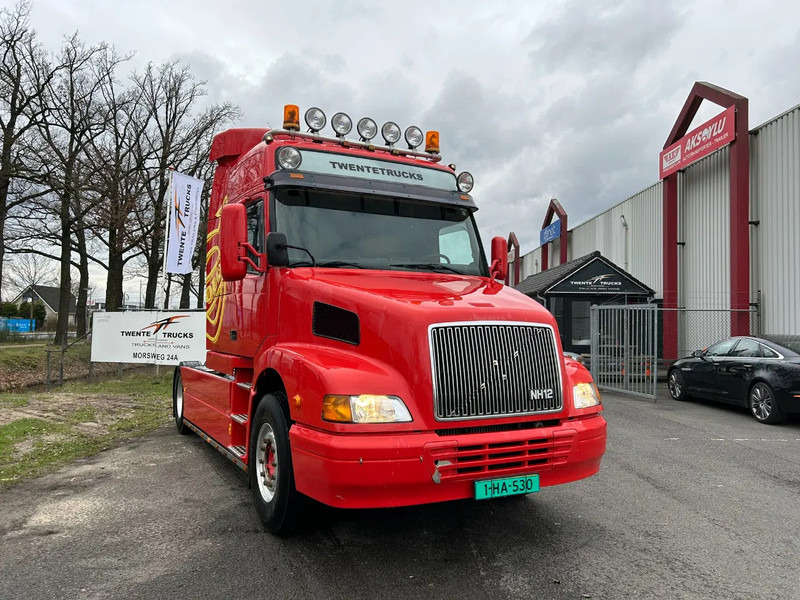 Volvo NH 12.460 4X2 460PK Globetrotter/ Manuel Gearbox / NL Truck - Tracteur routier: photos 1 Volvo NH 12.460 4X2 460PK Globetrotter/ Manuel Gearbox / NL Truck - Tracteur routier: photos 1