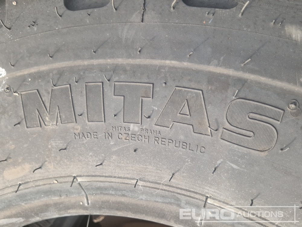 15.5-25 Tyres (3 of) - Pneu: photos 5 15.5-25 Tyres (3 of) - Pneu: photos 5