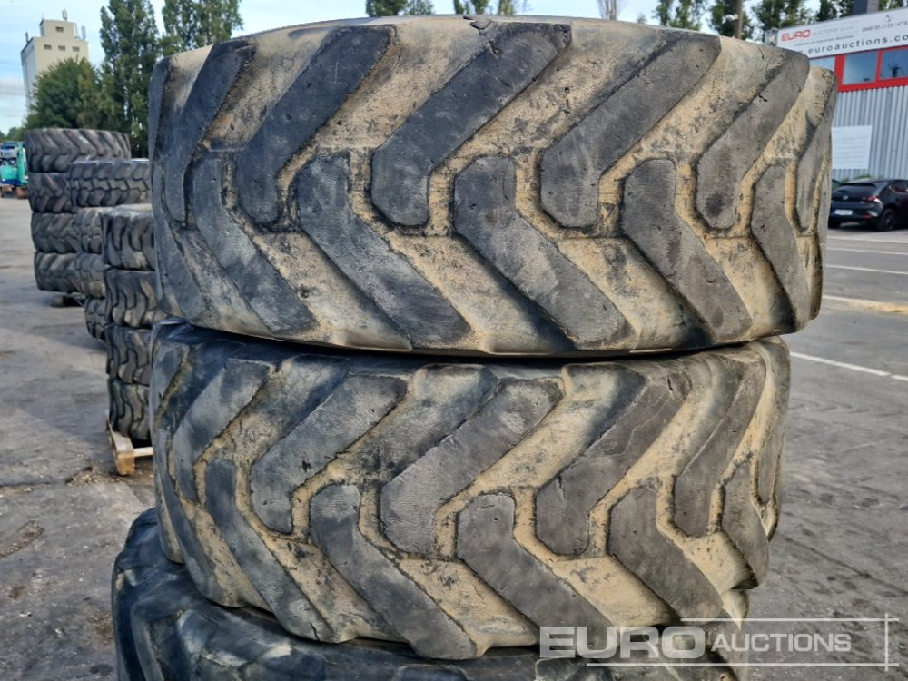15.5/80/24 Tyres (4 of) - Pneu: photos 3 15.5/80/24 Tyres (4 of) - Pneu: photos 3