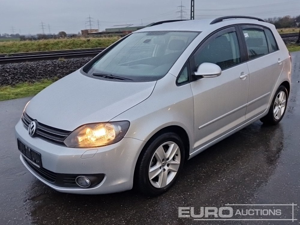 2009 Volkswagen Golf Plus, Petrol, Automatic Gearbox, AC, Electric Windows, All Weather Tyres (German Reg. Docs. Available) - Voiture: photos 1 2009 Volkswagen Golf Plus, Petrol, Automatic Gearbox, AC, Electric Windows, All Weather Tyres (German Reg. Docs. Available) - Voiture: photos 1