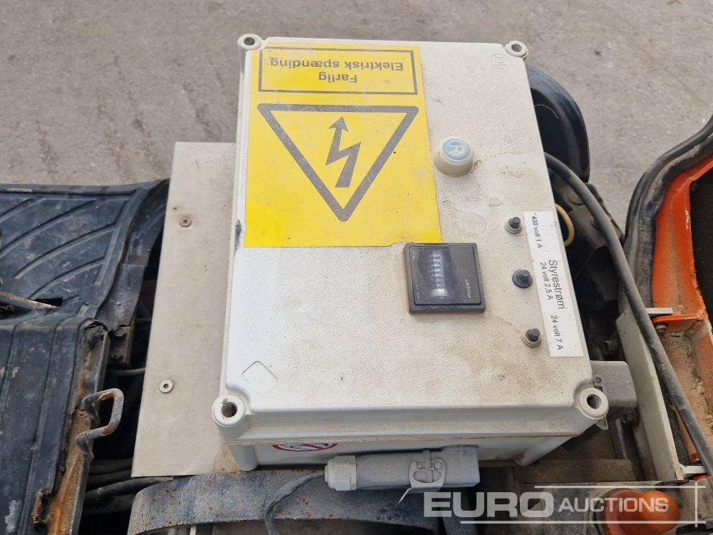 Mini pelle 2012 Kubota U10-3: photos 17 Mini pelle 2012 Kubota U10-3: photos 17