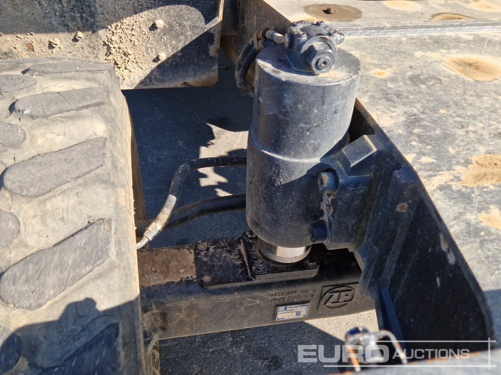 Pelle sur pneus 2015 Hitachi ZX190W-5: photos 12