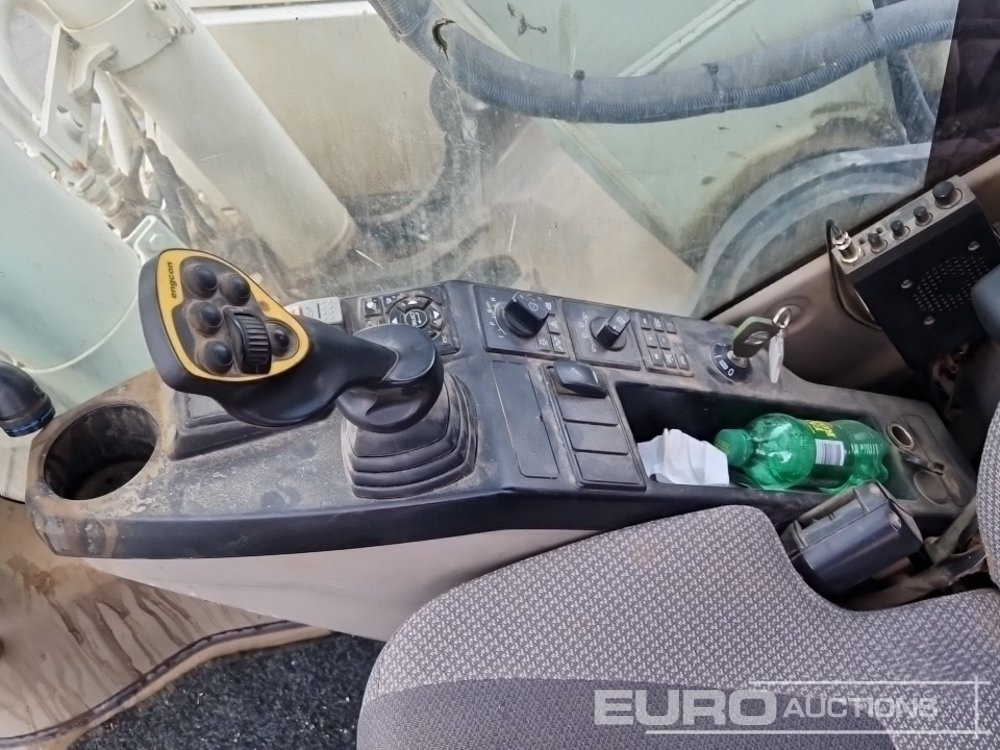 Pelle sur chenille 2015 Volvo EC220EL: photos 45