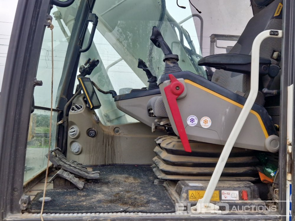 Pelle sur chenille 2015 Volvo EC220EL: photos 41