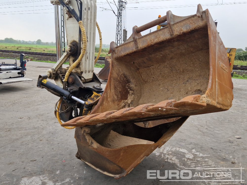 Pelle sur chenille 2015 Volvo EC220EL: photos 18