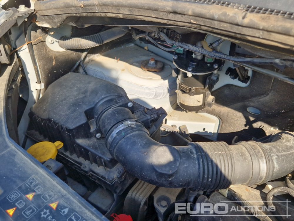 Camion avec nacelle 2019 Renault Master: photos 17