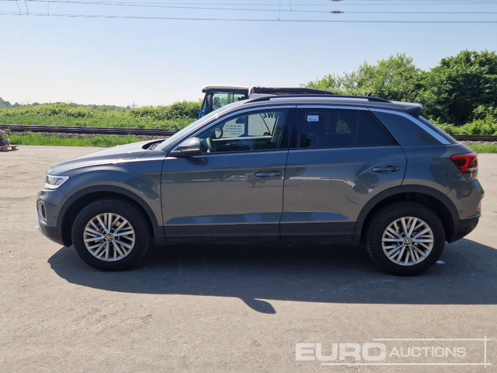 2025 Volkswagen T-Roc - SUV: photos 2 2025 Volkswagen T-Roc - SUV: photos 2