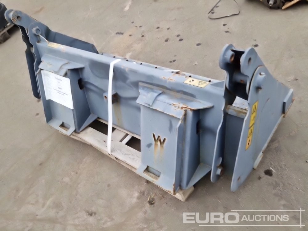 54" 4in1 Front Loading Bucket to suit Gehl 1650R/1650RT/1900 - Godet: photos 3 54" 4in1 Front Loading Bucket to suit Gehl 1650R/1650RT/1900 - Godet: photos 3