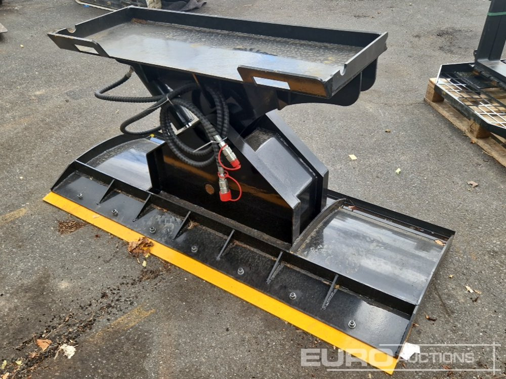 Unused 71" Snowblade to suit Skidsteer - Accessoire pour Mini chargeuse: photos 3 Unused 71" Snowblade to suit Skidsteer - Accessoire pour Mini chargeuse: photos 3