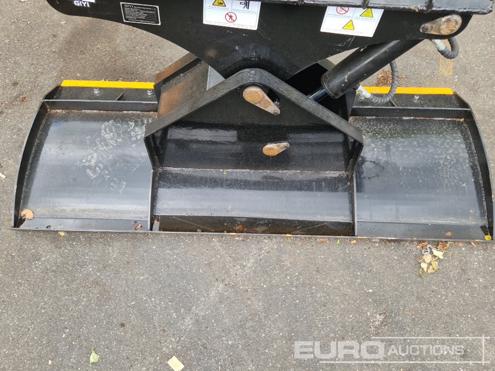 Unused 71" Snowblade to suit Skidsteer - Accessoire pour Mini chargeuse: photos 5 Unused 71" Snowblade to suit Skidsteer - Accessoire pour Mini chargeuse: photos 5