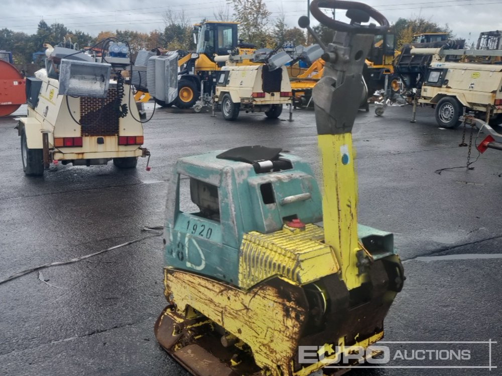Ammann Diesel Vibrating Compaction Plate - Travaux routiers: photos 3 Ammann Diesel Vibrating Compaction Plate - Travaux routiers: photos 3