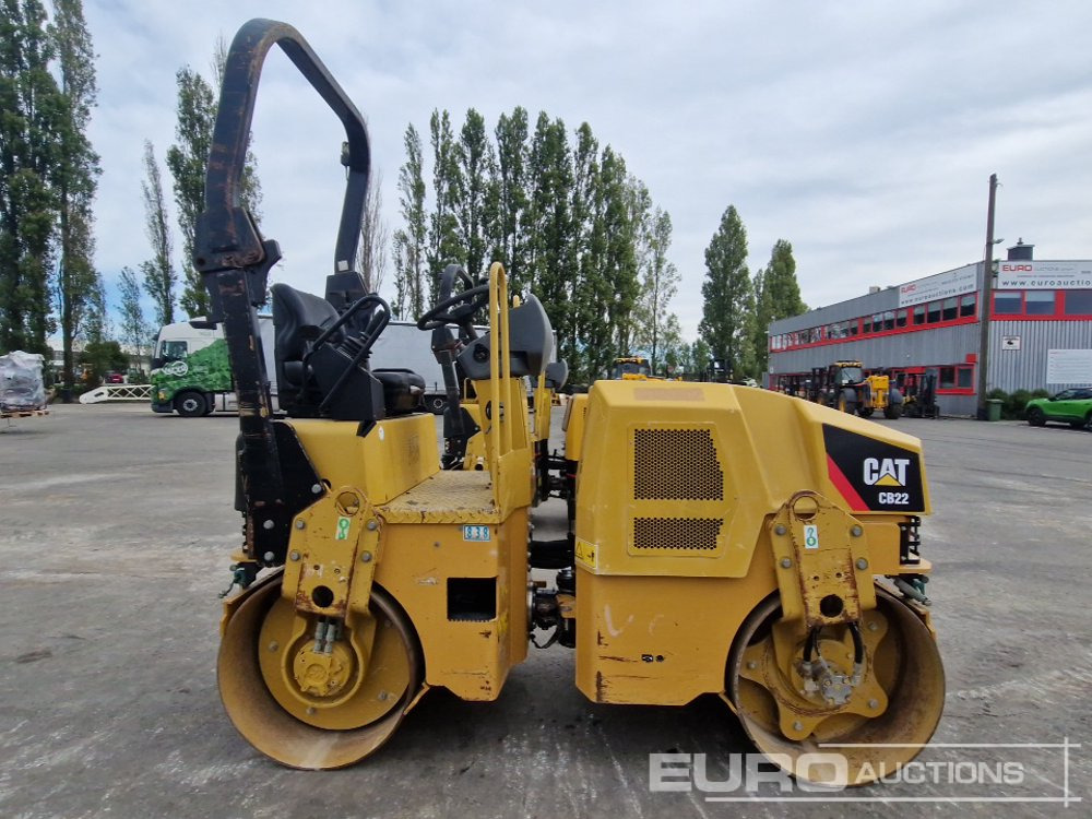 CAT CB22 - Compacteur: photos 5 CAT CB22 - Compacteur: photos 5