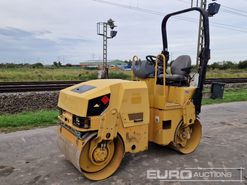 CAT CB22 - Compacteur: photos 1 CAT CB22 - Compacteur: photos 1