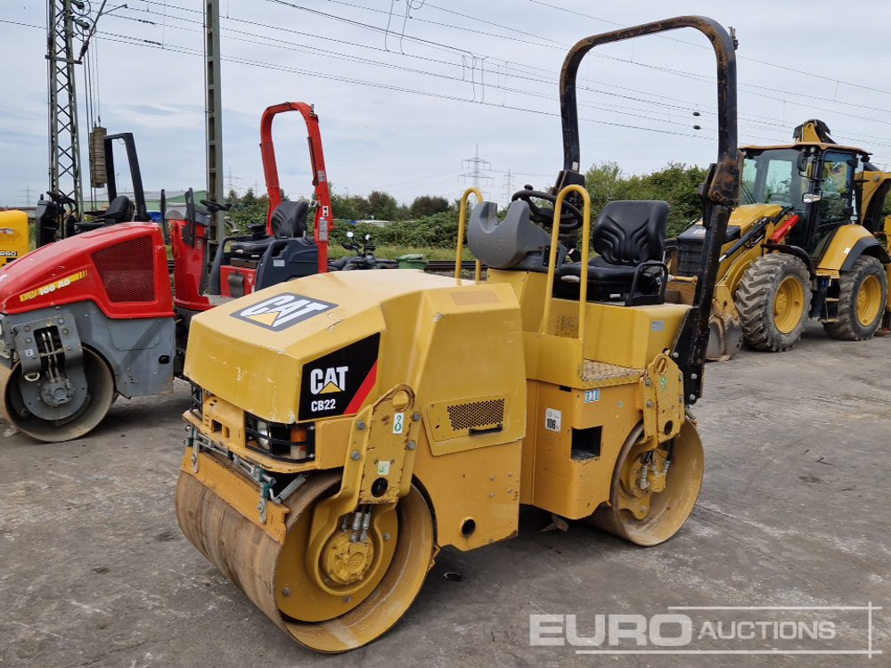 CAT CB22 - Compacteur: photos 1 CAT CB22 - Compacteur: photos 1
