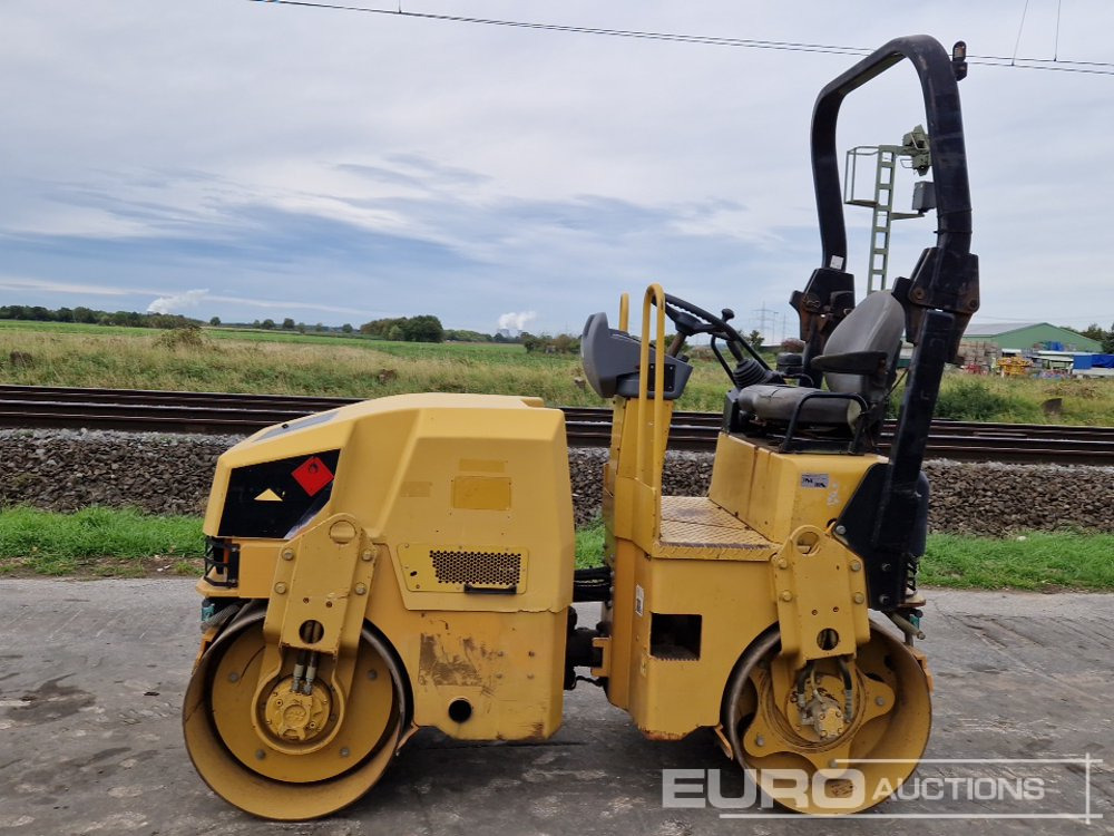 CAT CB22 - Compacteur: photos 2 CAT CB22 - Compacteur: photos 2