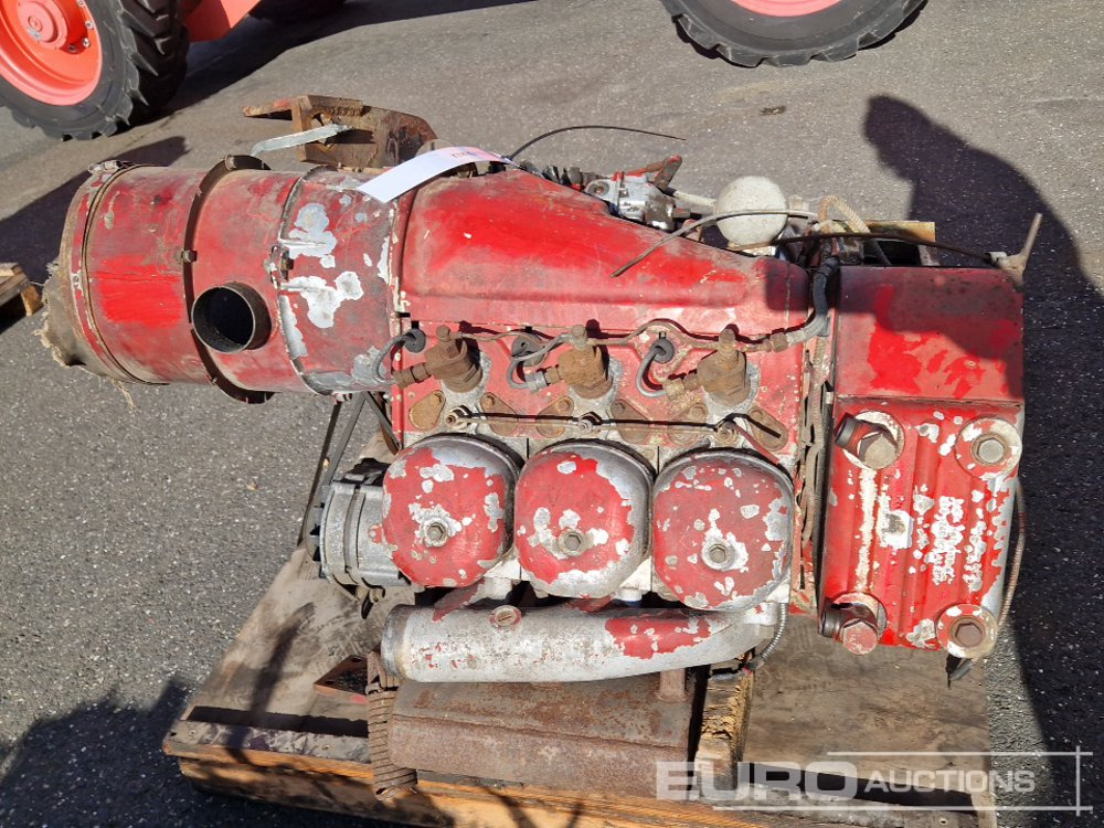 Deutz 3 Cylinder Diesel Engine - Moteur: photos 5 Deutz 3 Cylinder Diesel Engine - Moteur: photos 5