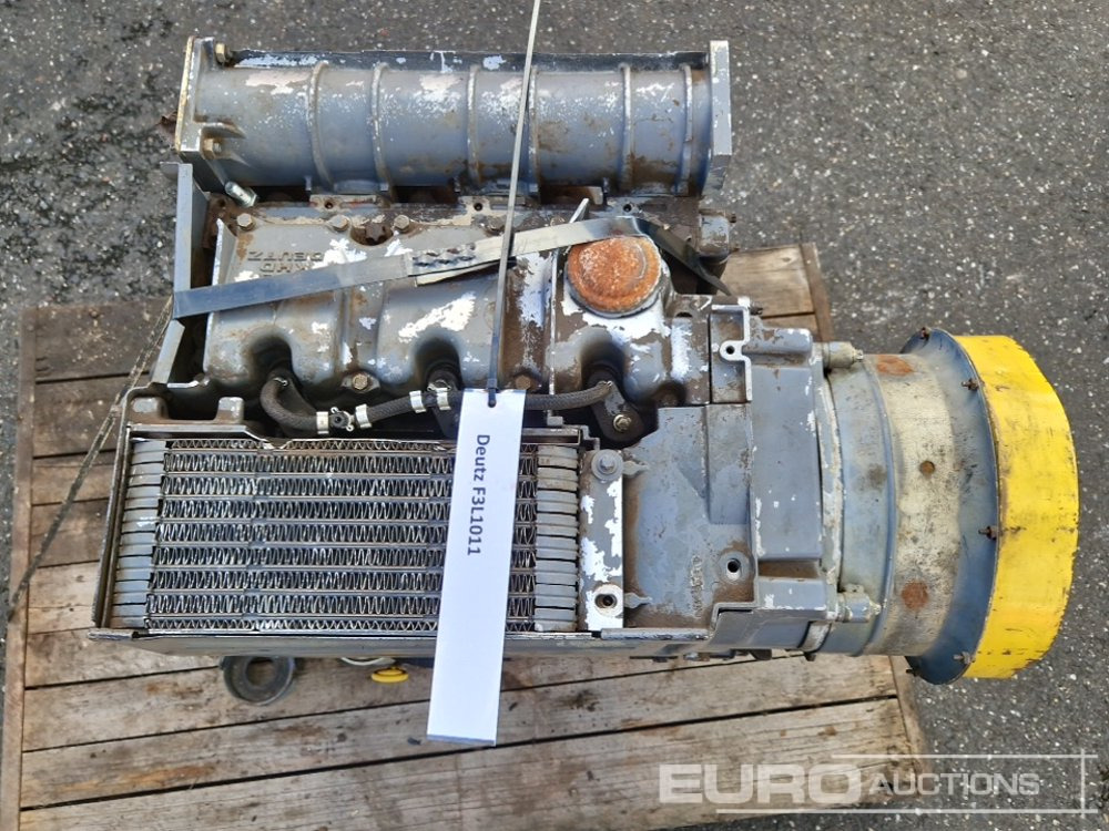 Deutz 3 Cylinder Diesel Engine - Moteur: photos 5 Deutz 3 Cylinder Diesel Engine - Moteur: photos 5