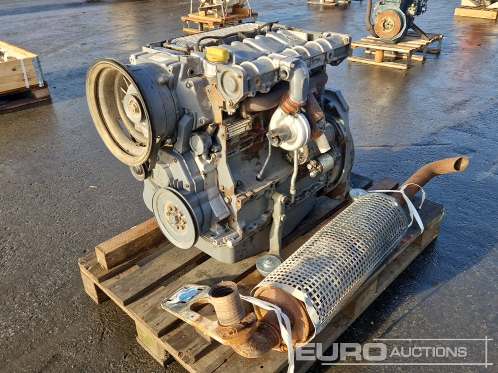 Deutz 4 Cyinder Turbo Diesel Engine - Moteur: photos 4 Deutz 4 Cyinder Turbo Diesel Engine - Moteur: photos 4