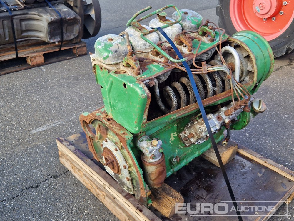 Deutz 4 Cylinder Diesel Engine - Moteur: photos 1 Deutz 4 Cylinder Diesel Engine - Moteur: photos 1