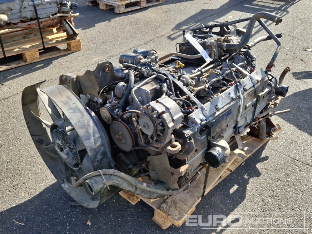 Deutz 6 Cylinder Turbo Diesel Engine - Moteur: photos 3 Deutz 6 Cylinder Turbo Diesel Engine - Moteur: photos 3