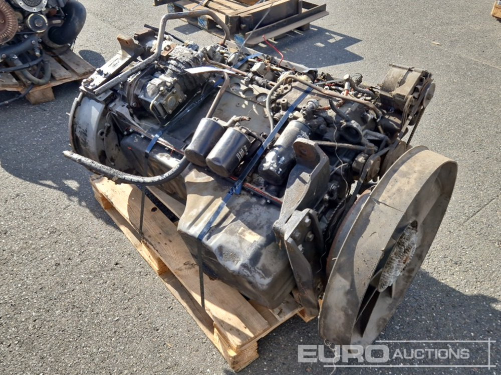 Deutz 6 Cylinder Turbo Diesel Engine - Moteur: photos 2 Deutz 6 Cylinder Turbo Diesel Engine - Moteur: photos 2