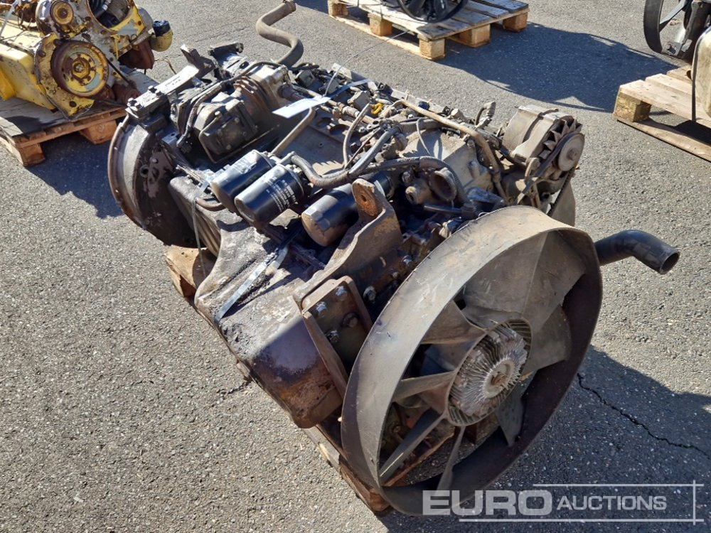 Deutz 6 Cylinder Turbo Diesel Engine - Moteur: photos 2 Deutz 6 Cylinder Turbo Diesel Engine - Moteur: photos 2