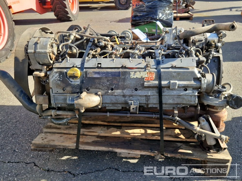 Deutz 6 Cylinder Turbo Diesel Engine - Moteur: photos 5 Deutz 6 Cylinder Turbo Diesel Engine - Moteur: photos 5