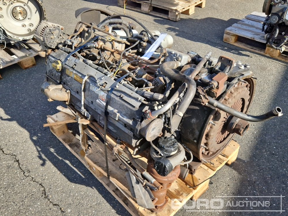 Deutz 6 Cylinder Turbo Diesel Engine - Moteur: photos 4 Deutz 6 Cylinder Turbo Diesel Engine - Moteur: photos 4