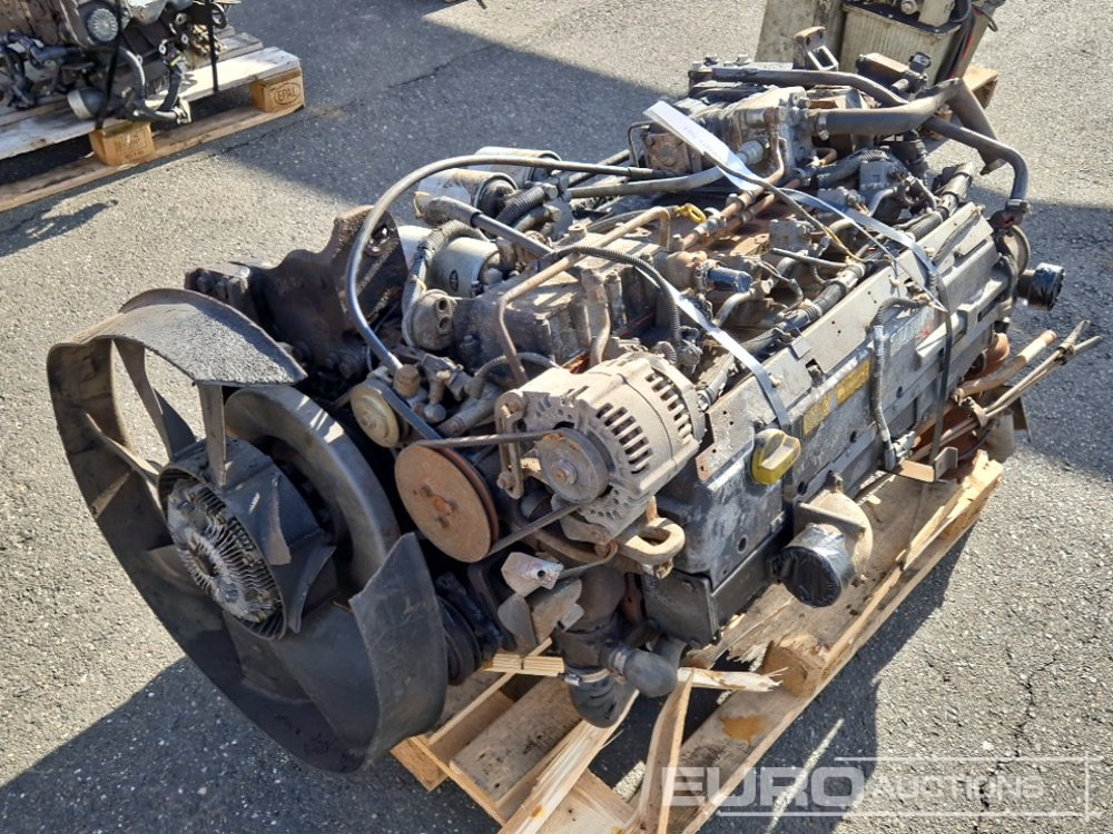 Deutz 6 Cylinder Turbo Diesel Engine - Moteur: photos 3 Deutz 6 Cylinder Turbo Diesel Engine - Moteur: photos 3