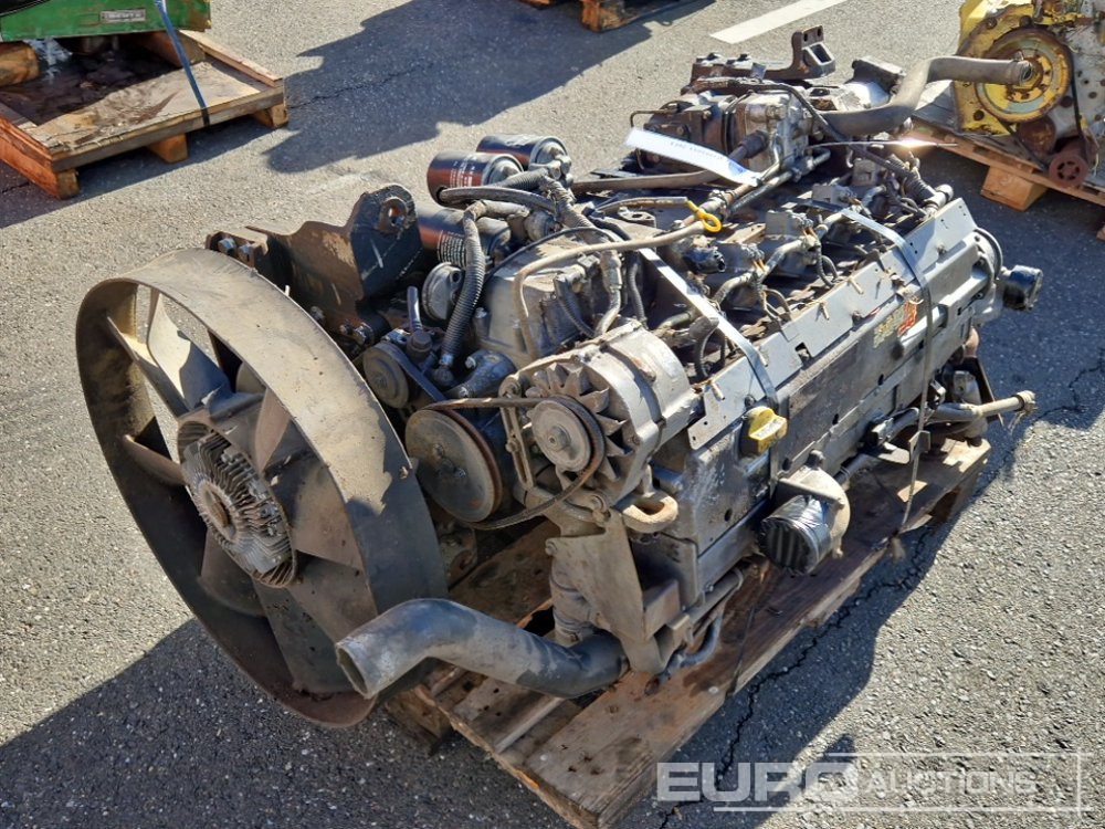 Deutz 6 Cylinder Turbo Diesel Engine - Moteur: photos 3 Deutz 6 Cylinder Turbo Diesel Engine - Moteur: photos 3