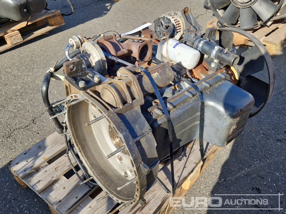 Iveco 4 Cylinder Turbo Diesel Engine - Moteur: photos 1 Iveco 4 Cylinder Turbo Diesel Engine - Moteur: photos 1