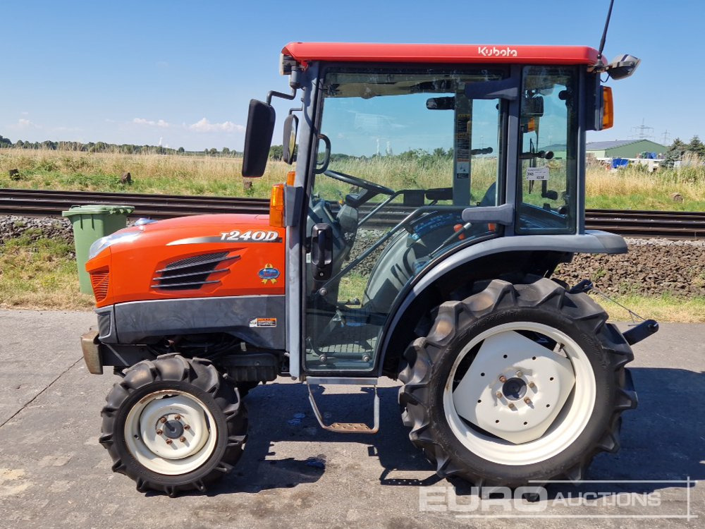 Kubota T240DF - Micro tracteur: photos 2 Kubota T240DF - Micro tracteur: photos 2