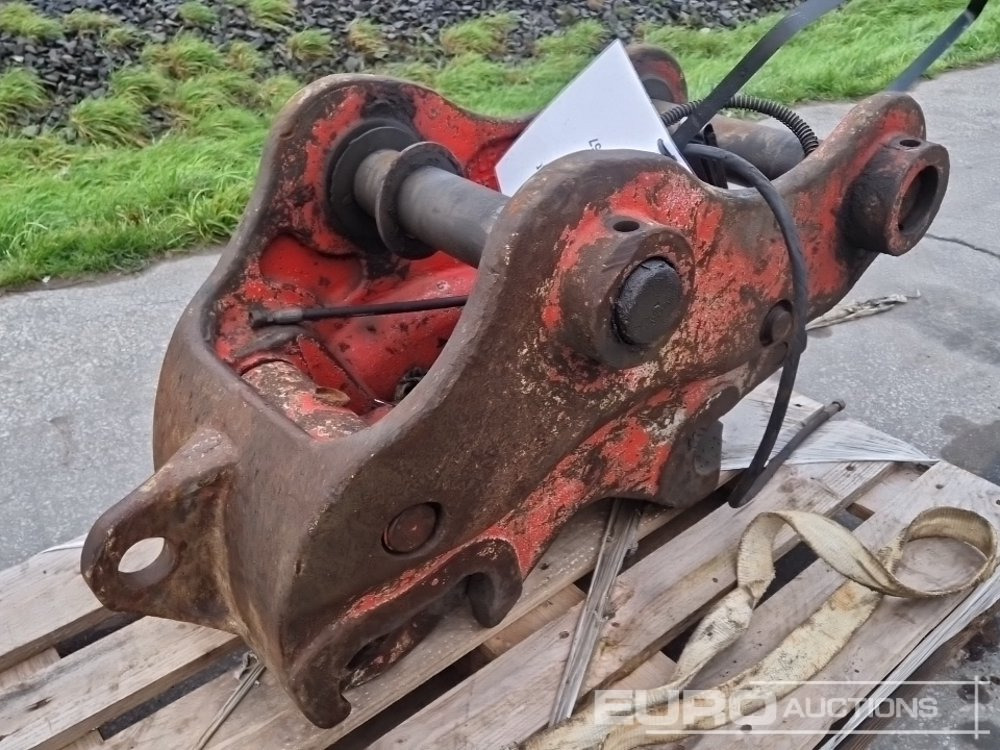 Miller Quick Hitch to suit 80mm Pin - Attache rapide: photos 1 Miller Quick Hitch to suit 80mm Pin - Attache rapide: photos 1