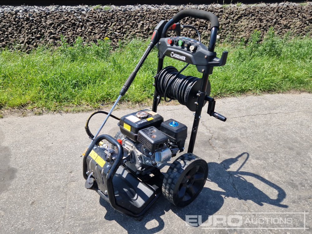 Petrol Pressure Washer - Nettoyeur haute pression: photos 1 Petrol Pressure Washer - Nettoyeur haute pression: photos 1