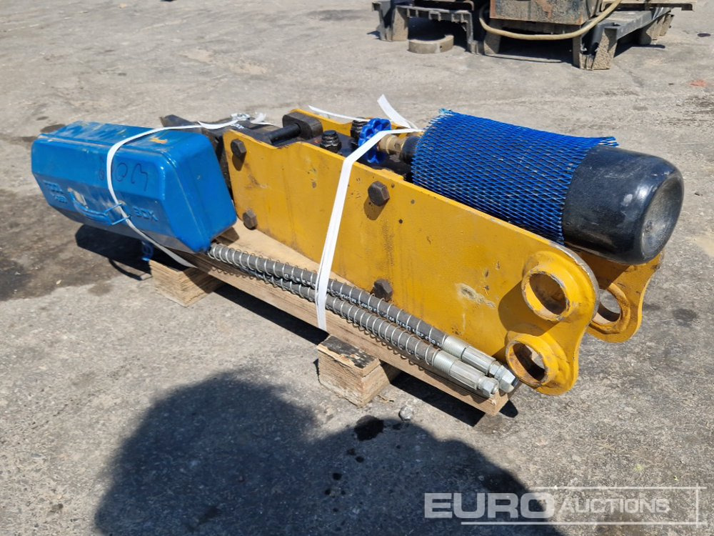 SB05 Hydraulic Breaker - Marteau hydraulique: photos 2 SB05 Hydraulic Breaker - Marteau hydraulique: photos 2