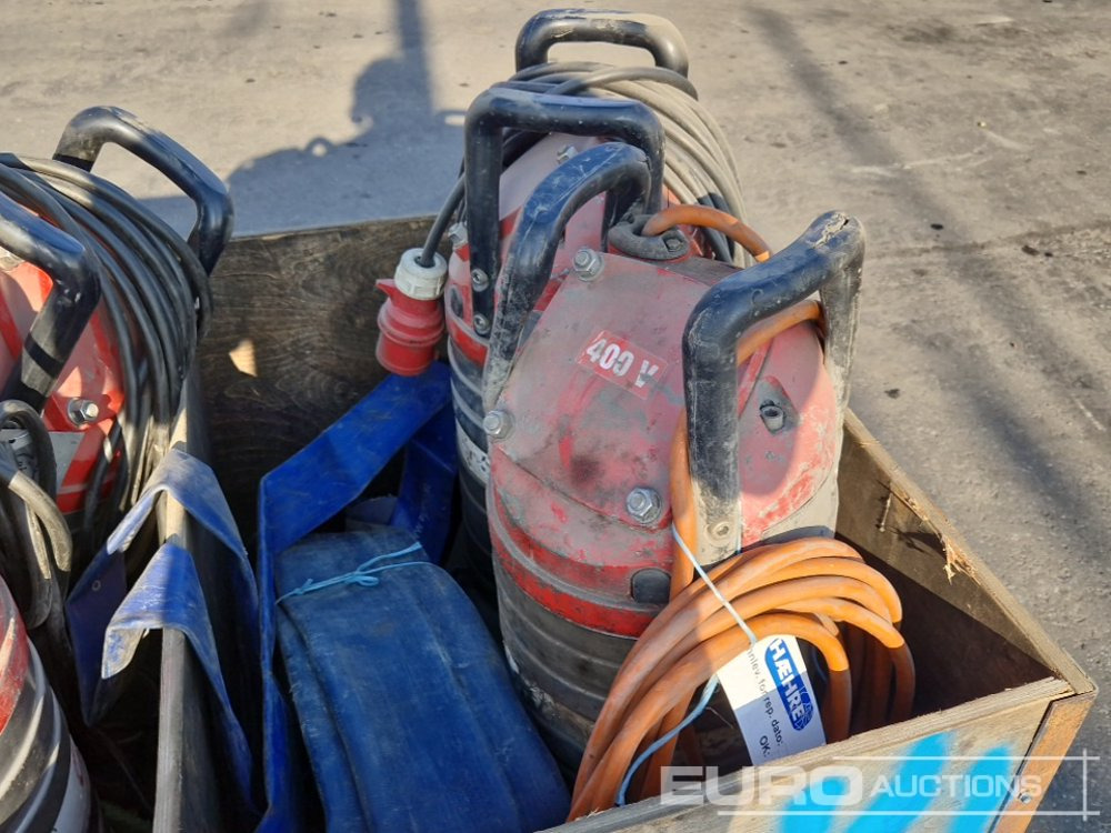 Submersible Pumps (4 of) - Pompe à eau: photos 3 Submersible Pumps (4 of) - Pompe à eau: photos 3