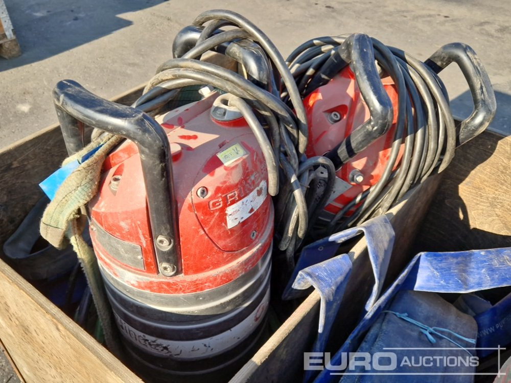 Submersible Pumps (4 of) - Pompe à eau: photos 4 Submersible Pumps (4 of) - Pompe à eau: photos 4