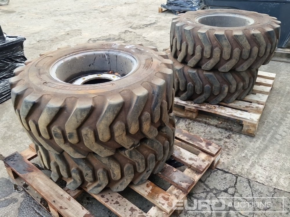 Tyres on Rims to suit Manitou 160ATJ (4 of) - Pneu: photos 3 Tyres on Rims to suit Manitou 160ATJ (4 of) - Pneu: photos 3