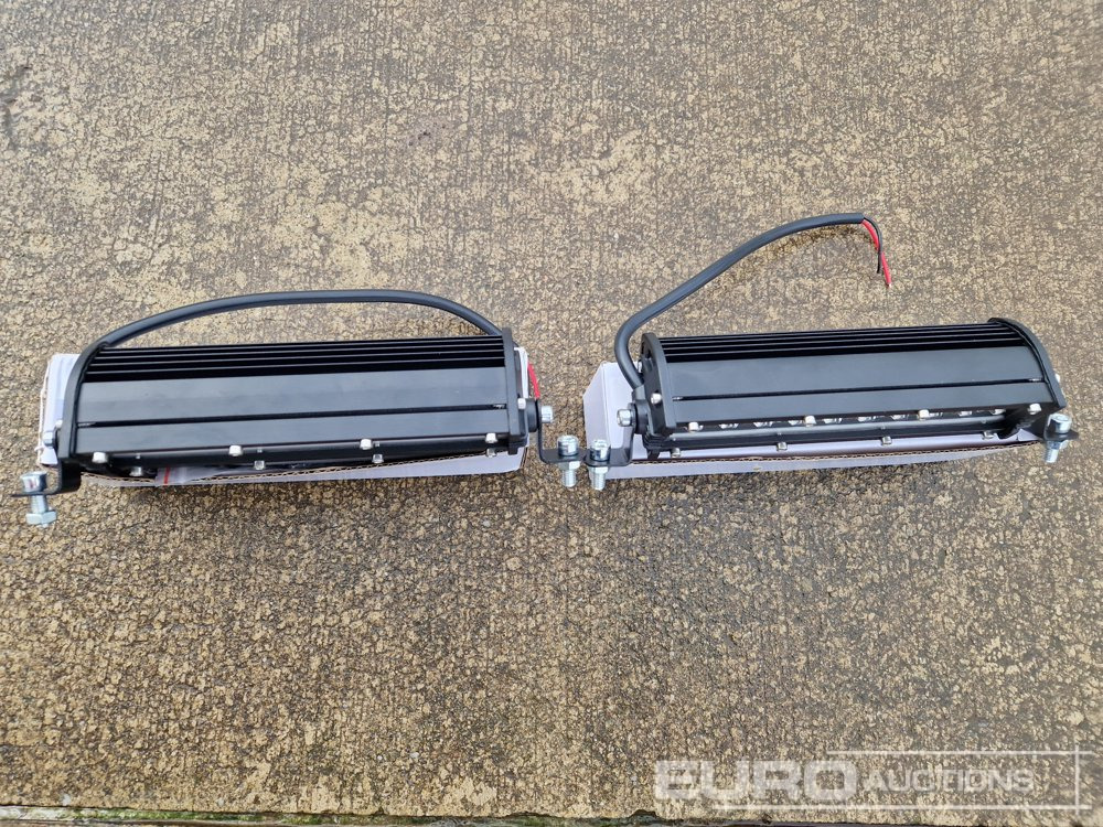 Matériel de chantier Unused 7" 60W LED Light Bar, Mounting Brackets, IP68 Waterproof (2 of): photos 6