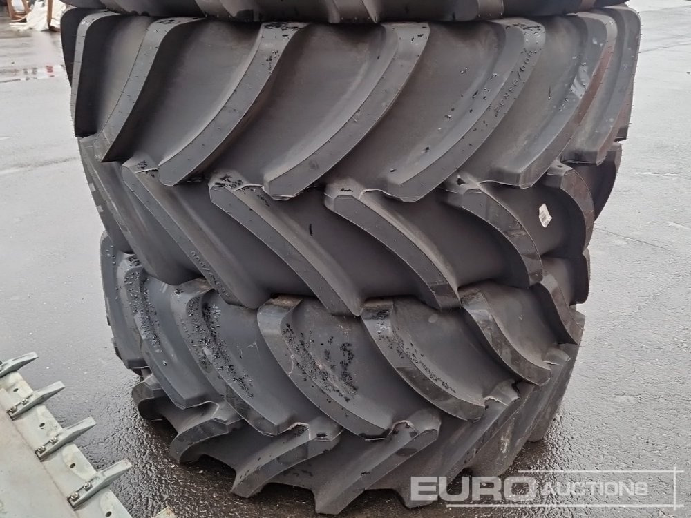 Unused Firestone 800/65R32 Tyres (4 of) - Pneu: photos 5 Unused Firestone 800/65R32 Tyres (4 of) - Pneu: photos 5