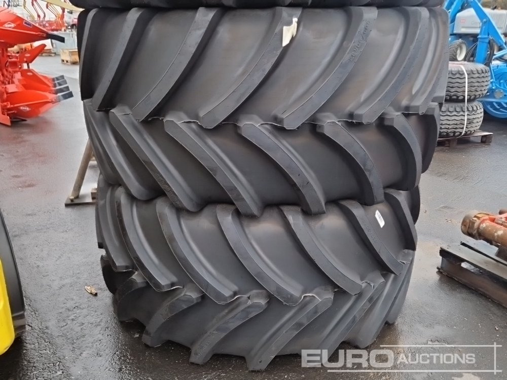 Unused Firestone 900/60R32 Tyres (4 of) - Pneu: photos 3 Unused Firestone 900/60R32 Tyres (4 of) - Pneu: photos 3