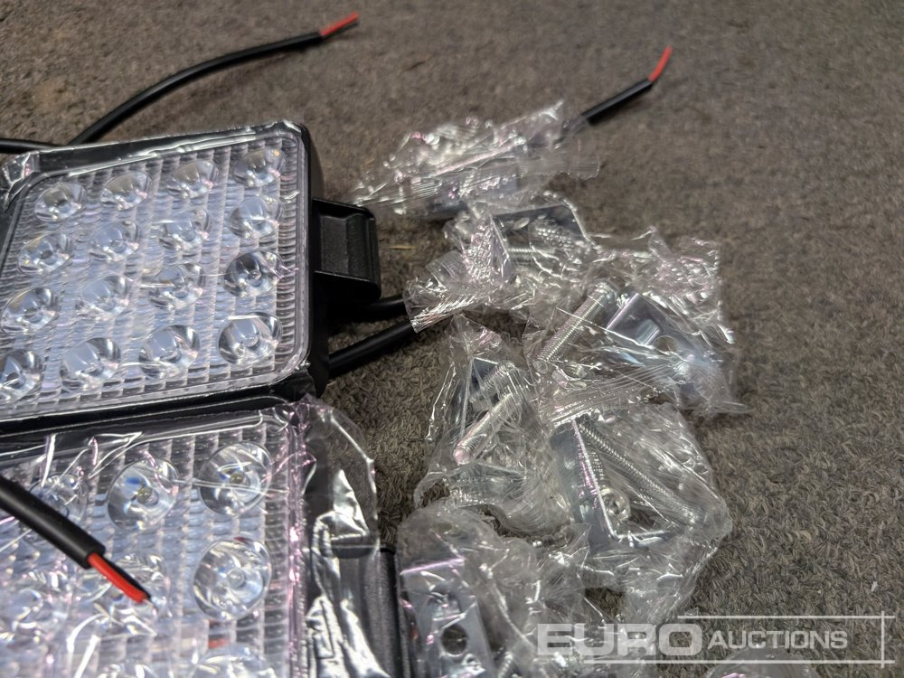 Matériel de chantier Unused LED Work Lights, 48w, 12V/24V, Adjustable Bracket, IP67 Waterproof, 6000k White (10 of): photos 7
