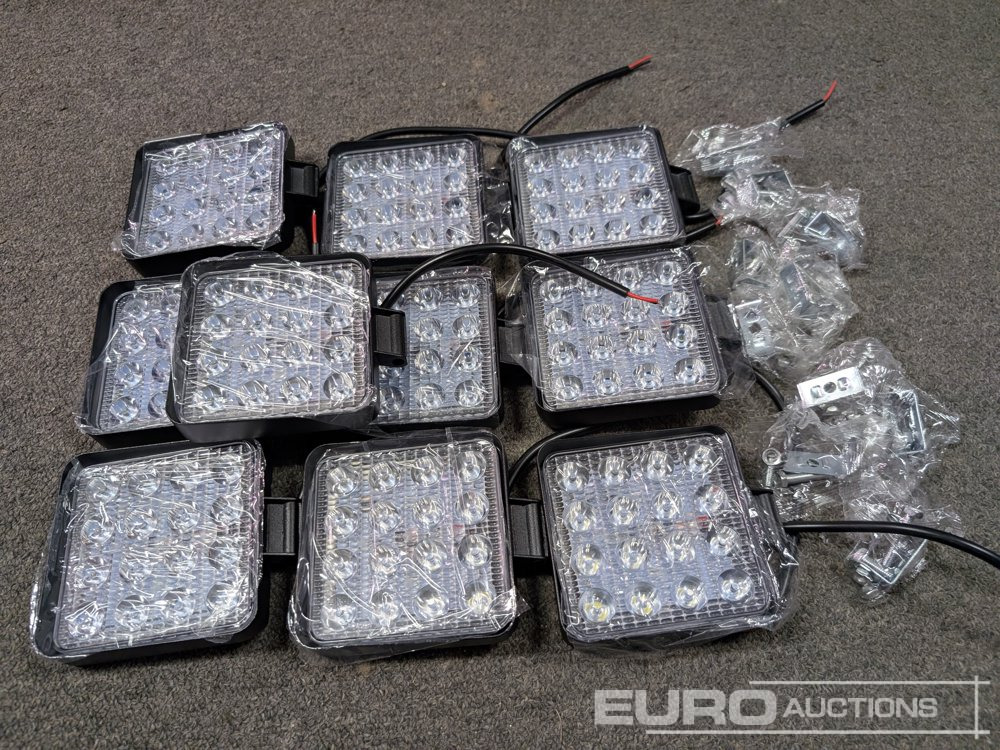 Unused LED Work Lights, 48w, 12V/24V, Adjustable Bracket, IP67 Waterproof, 6000k White (10 of) - Équipement de garage: photos 5 Unused LED Work Lights, 48w, 12V/24V, Adjustable Bracket, IP67 Waterproof, 6000k White (10 of) - Équipement de garage: photos 5