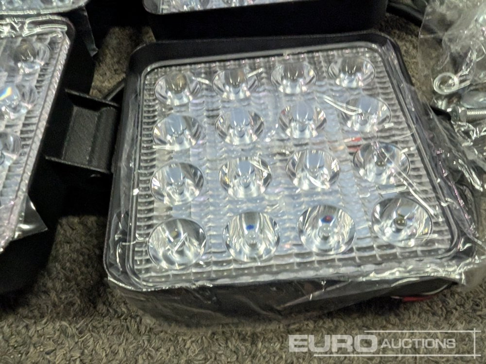 Matériel de chantier Unused LED Work Lights, 48w, 12V/24V, Adjustable Bracket, IP67 Waterproof, 6000k White (10 of): photos 8