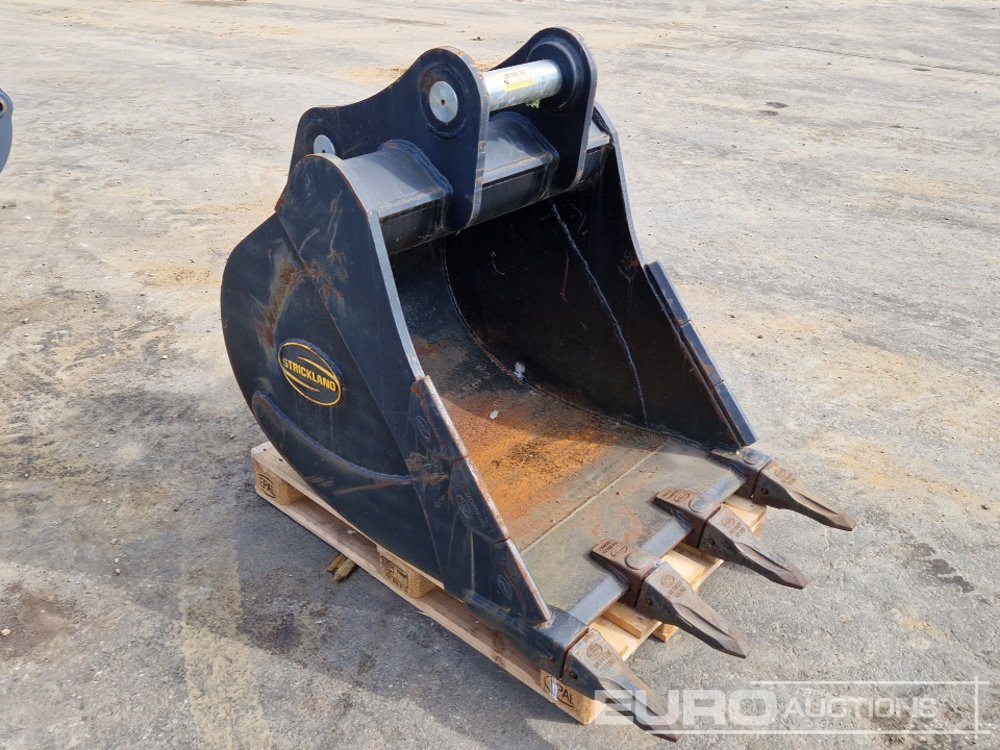 Unused Strickland 36" Digging Bucket, 80mm Pin to suit JCB JS160 - Godet: photos 4 Unused Strickland 36" Digging Bucket, 80mm Pin to suit JCB JS160 - Godet: photos 4