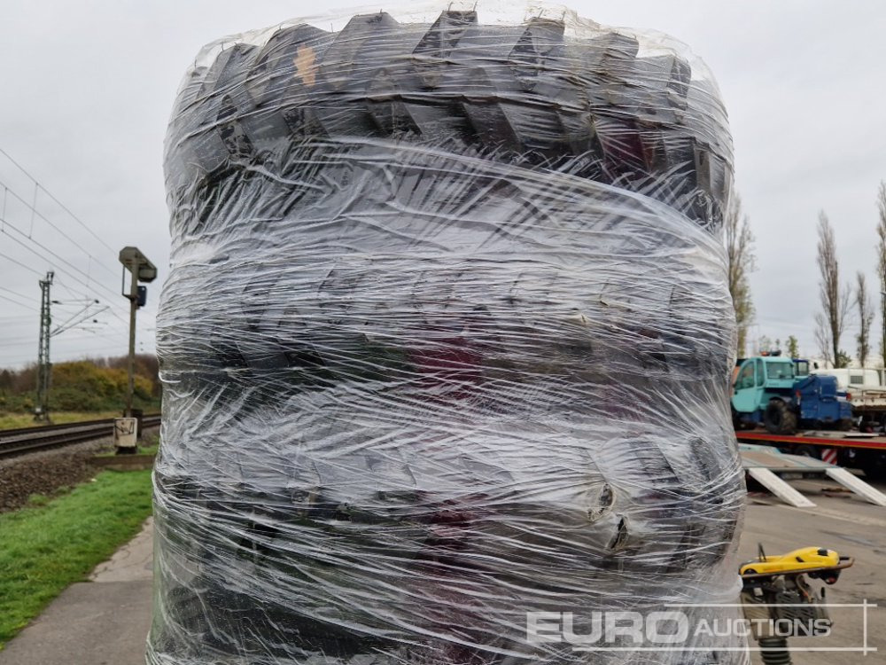 Unused Tyre to suit Wacker Neuson EW100 (4 of) - Pneu: photos 2 Unused Tyre to suit Wacker Neuson EW100 (4 of) - Pneu: photos 2