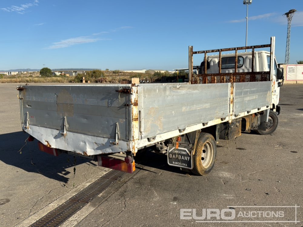 1999 Nissan Cabstar - Camion plateau: photos 5 1999 Nissan Cabstar - Camion plateau: photos 5