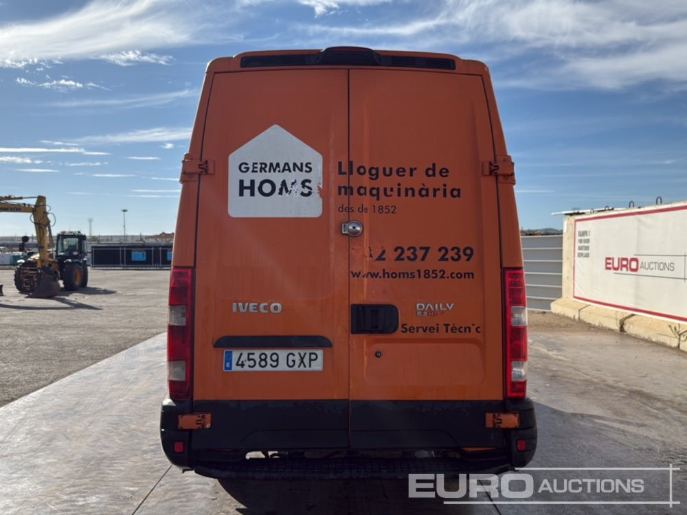 2010 Iveco Daily 35 S14 - Fourgon utilitaire: photos 4 2010 Iveco Daily 35 S14 - Fourgon utilitaire: photos 4