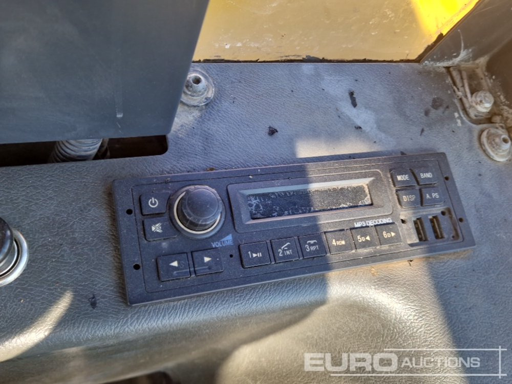 Mini pelle Komatsu PC56-7: photos 39