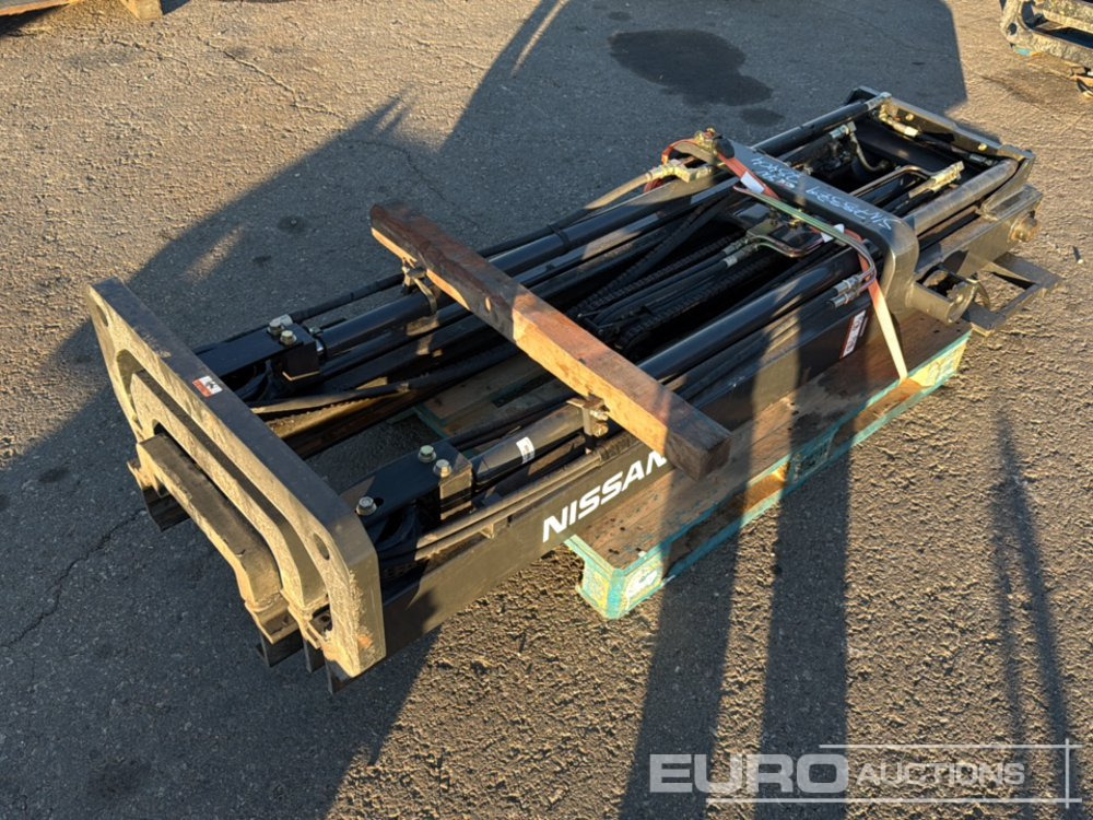 Nissan 3 Stage Mast Lift to suit Forklift - Matériel de chantier: photos 1 Nissan 3 Stage Mast Lift to suit Forklift - Matériel de chantier: photos 1